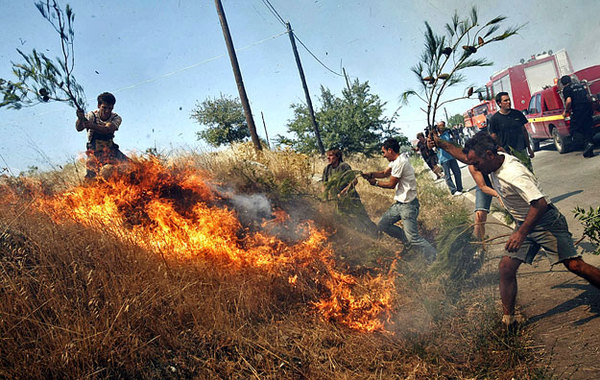 Tovább küzdenek a tűzzel Görögországban