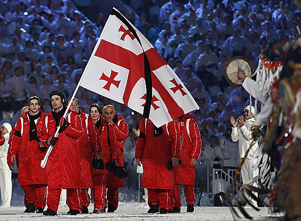 Újra ég az olimpiai láng