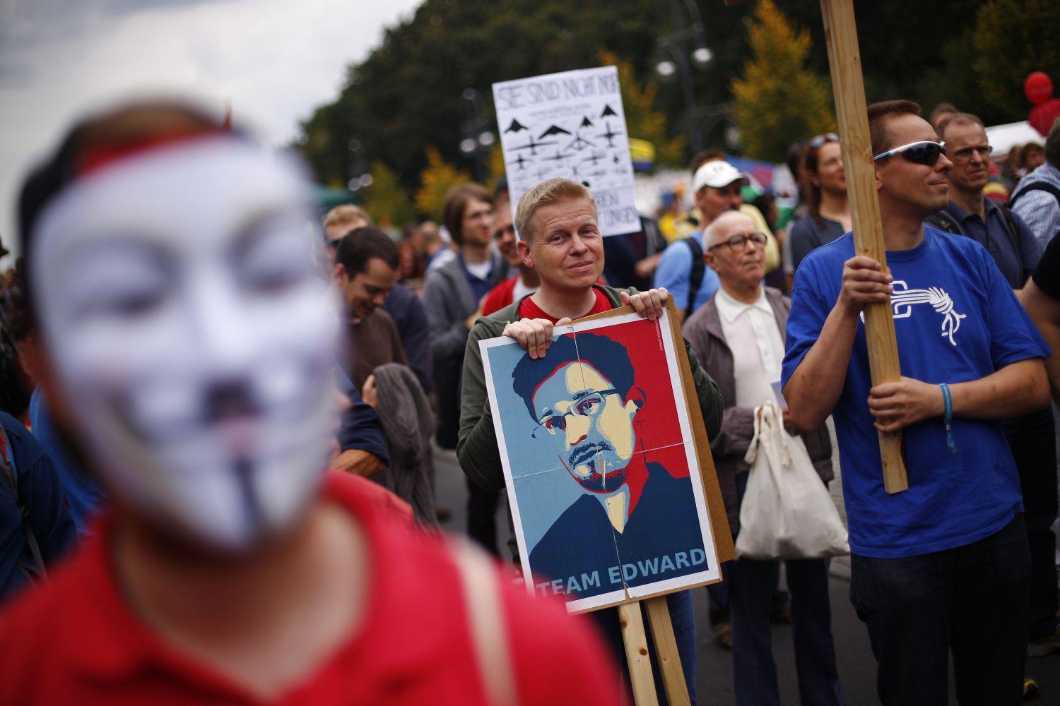 Tüntetés Snowdenért és a személyes adatok védelméért augusztus 30-án Berlinben
