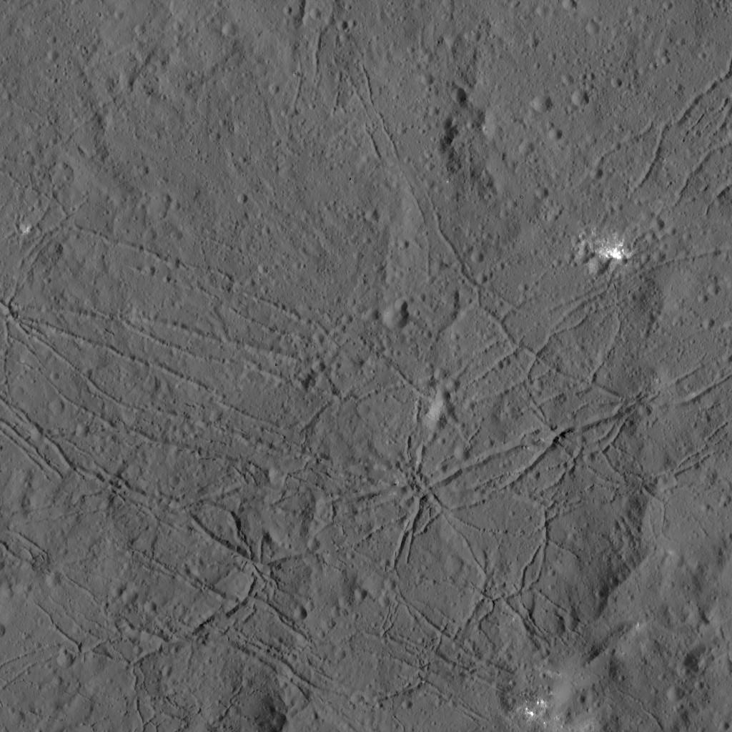 Karcolások a Dantu Kráterben 