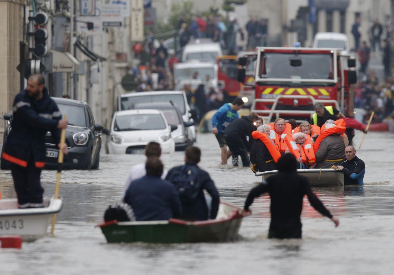 Nemours-ból háromezer embert evakuáltak