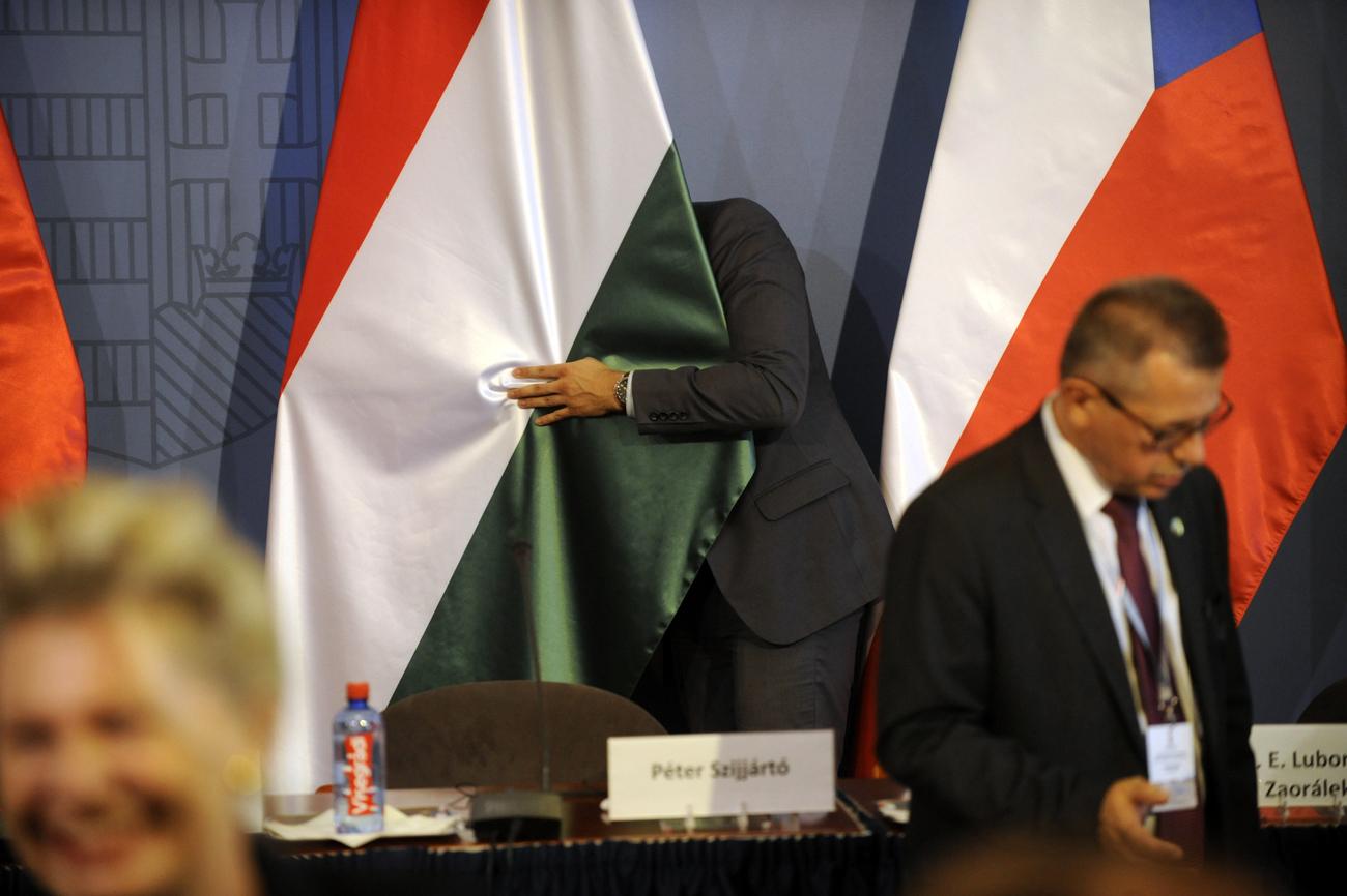 A lengyel külügyminiszter az oroszoktól, a magyar a menekültektől félt