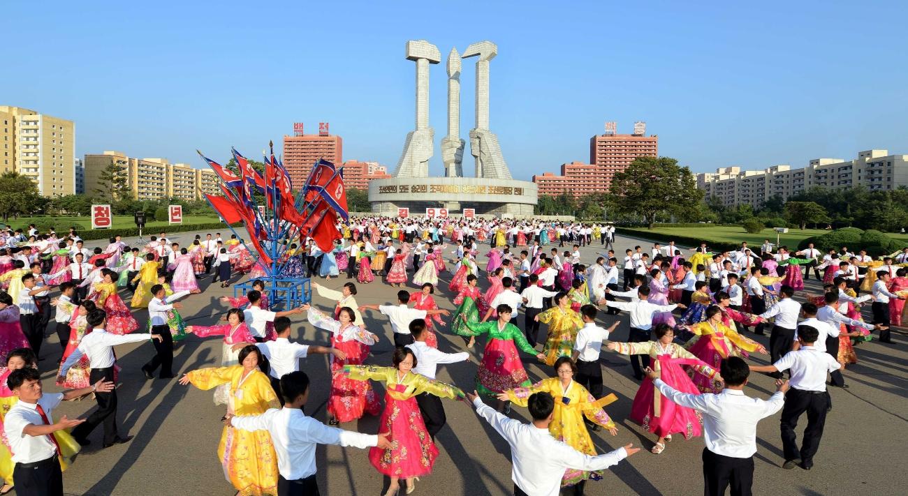 Az atomrobbantás után Phenjanban tánccal ünnepelték a Kim-dinasztia megalapításának az évfordulóját