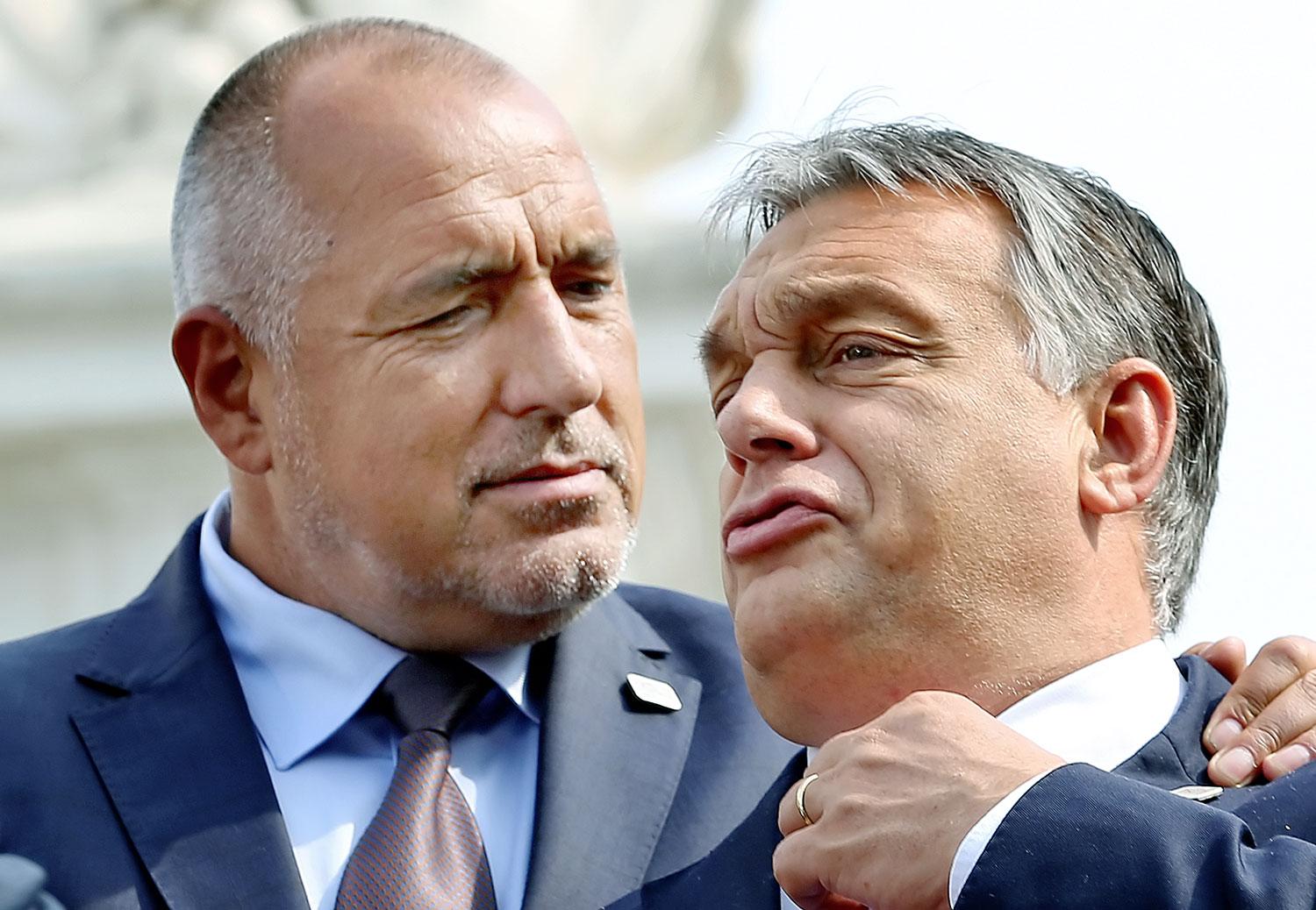 Orbán Boriszov bolgár kormányfővel. A visegrádi országok segítséget ajánlottak