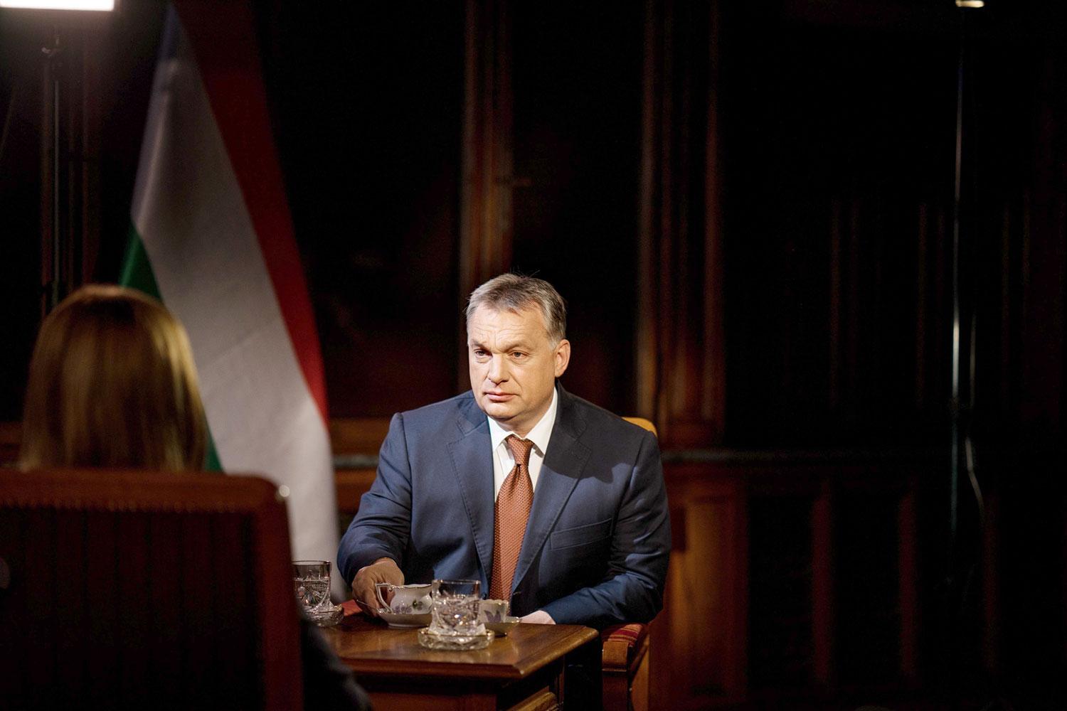 Orbán Viktor interjúja az állami tévének, csak a médiában kampányolt, kihagyta a szokásos országjárást 