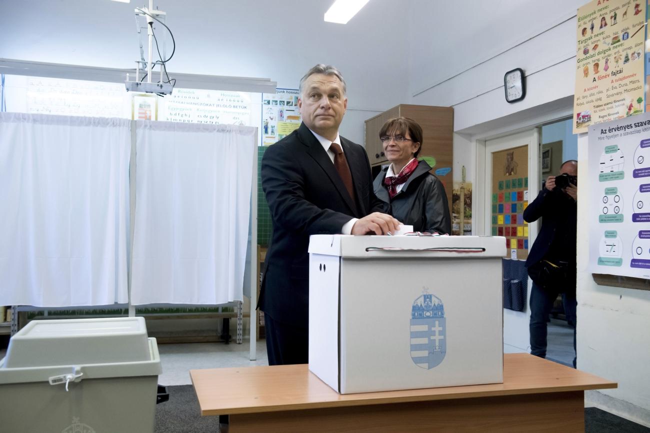 Orbán Viktor és Lévai Anikó szavaz
